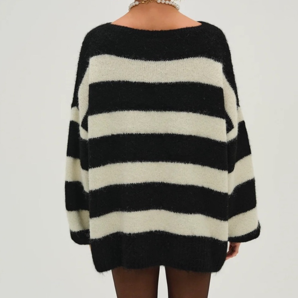 For Love & Lemons Meggy Oversized Sweater, XS - Picture 2 of 10